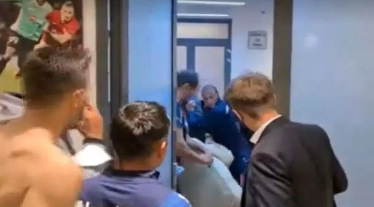 Bătaie în vestiarul CFR Cluj, după înfrângerea cu Steaua Roșie Belgrad. A fost deschis dosar penal