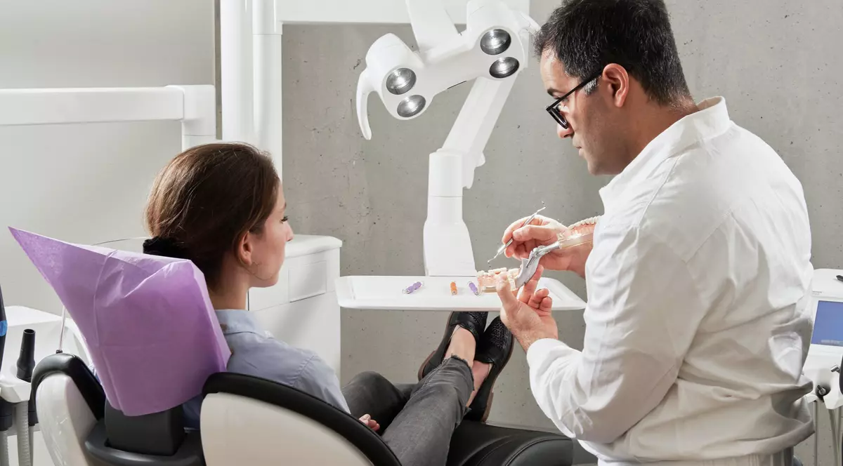 Ce beneficii are gutiera dentară și când trebuie să o porți