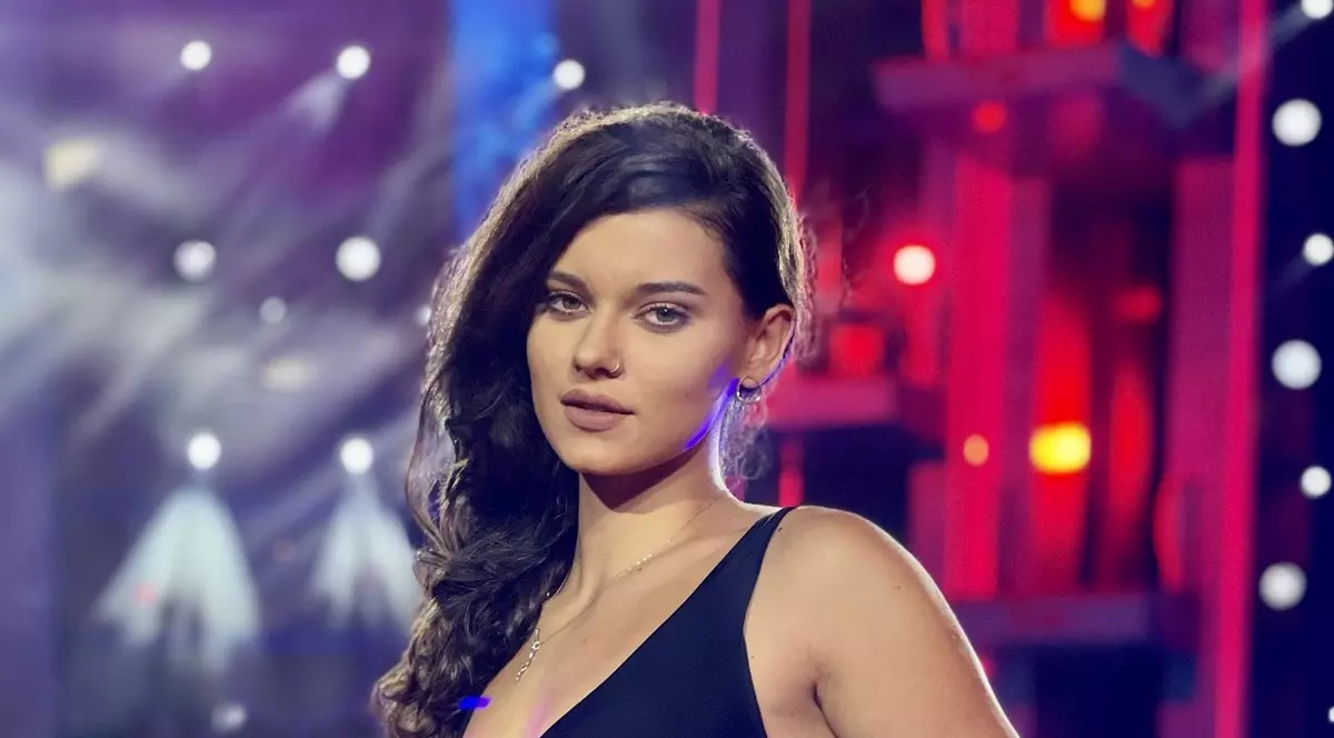 Cine este Chelsea Gandrabura, concurenta de la „Splash! Vedete la apă”. Are 20 de ani și s-a mutat în România în urmă cu 5 ani