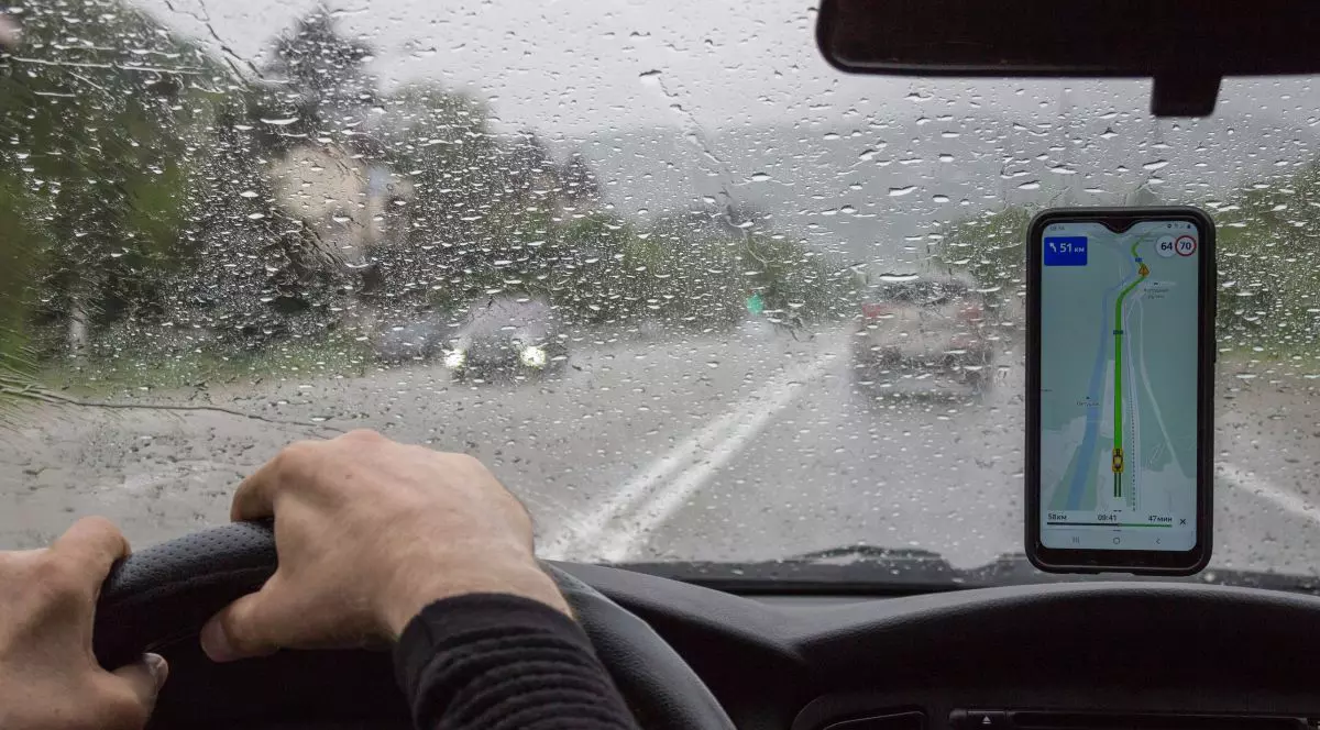 Cum conduci pe ploaie