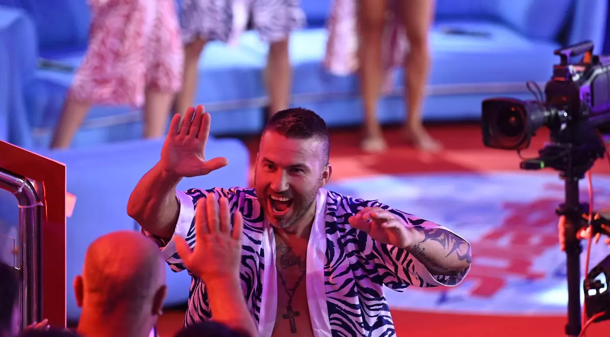 Cine e Fachirul din Periș, concurentul de la „Splash! Vedete la apă”. A participat la „iUmor” și la „Românii au talent”