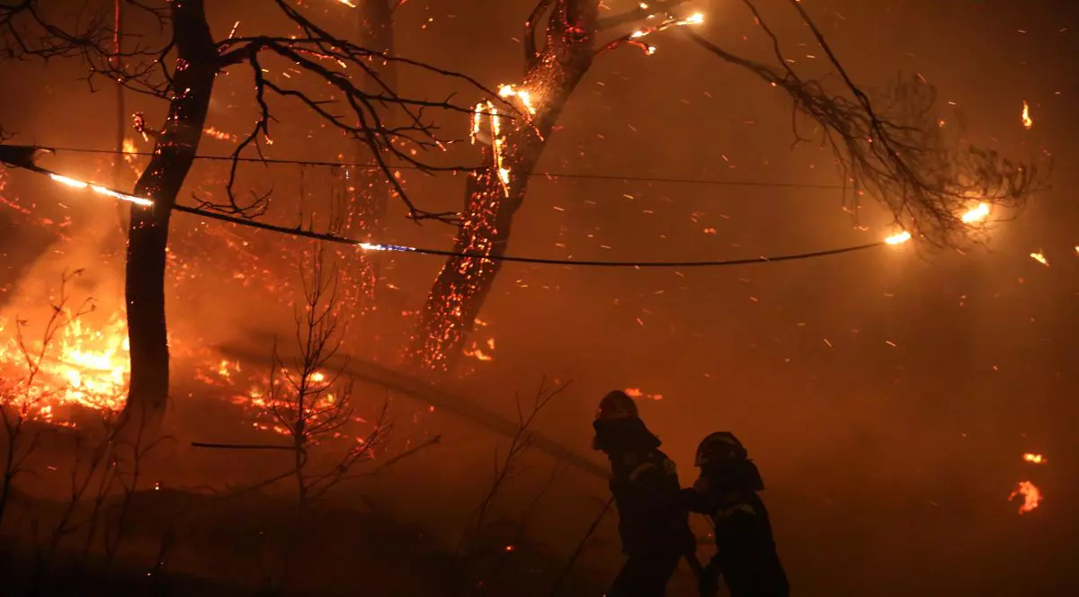 De ce arde sudul Europei: patru explicații despre ce se întâmplă și ce urmează