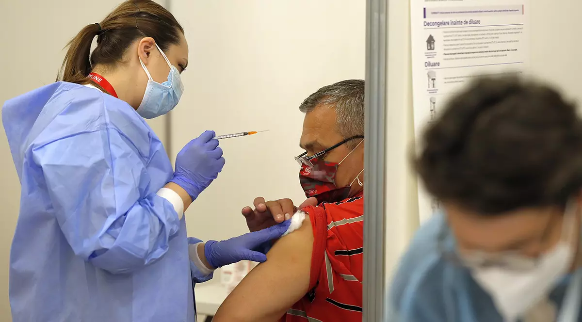 Puțin peste 7.000 de persoane s-au vaccinat anti-COVID în ultimele 24 de ore