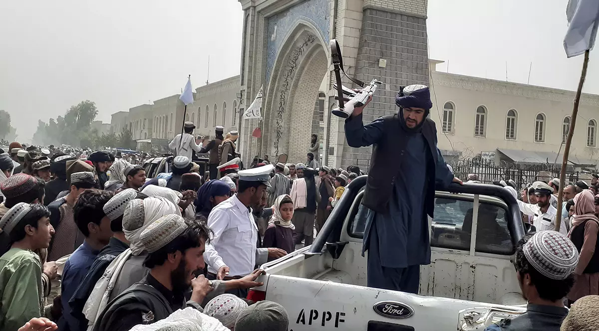 MAE anunţă cine sunt cei 35 de cetăţeni români care se mai află în Afganistan