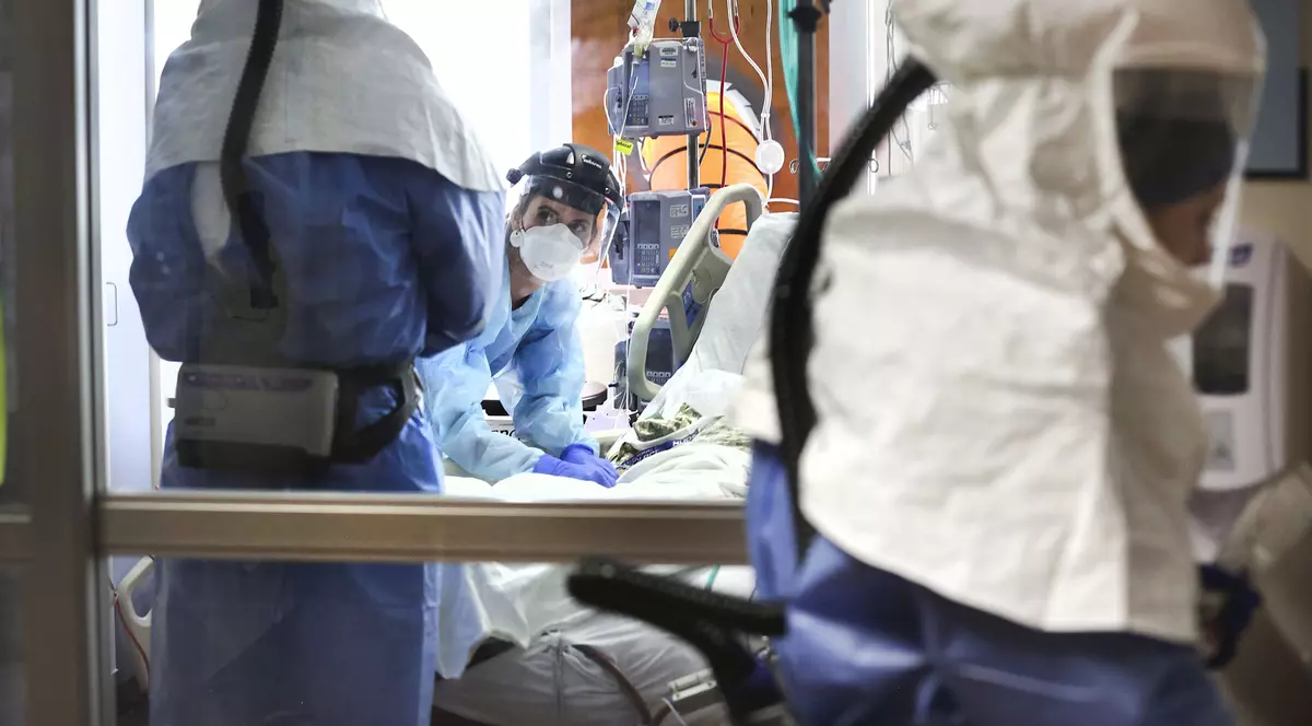 Doar trei paturi libere la ATI în toată țara pentru pacienții cu COVID. Câte sunt în București