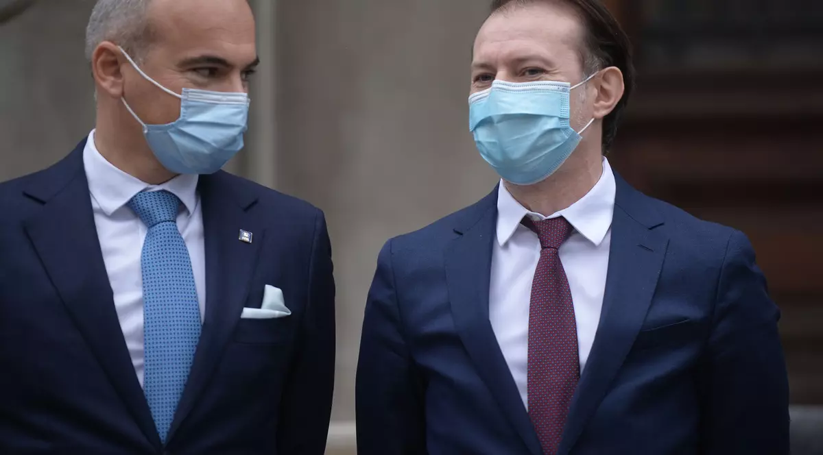 Liberalii cer USR PLUS să se întoarcă la guvernare, dar „fără precondiții inacceptabile”