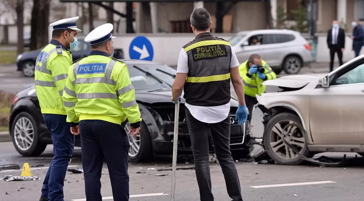 Trafic blocat pe DN 1, în urma unui accident în care un bărbat a murit, iar cinci persoane au ajuns la spital