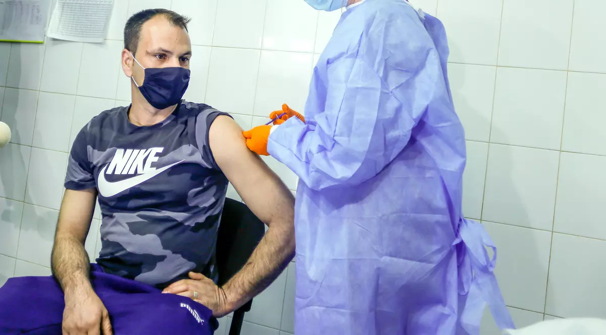 Bonuri de masă pentru cei care se vaccinează anti-COVID. Soluția a fost agreată în coaliție, anunță Ioana Mihăilă