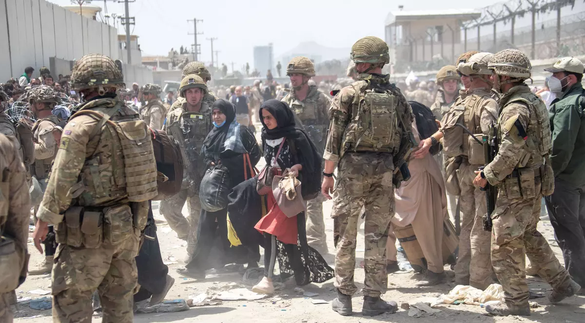 Risc "iminent" de atac terorist pe aeroportul din Kabul în următoarele ore, avertizează un oficial britanic