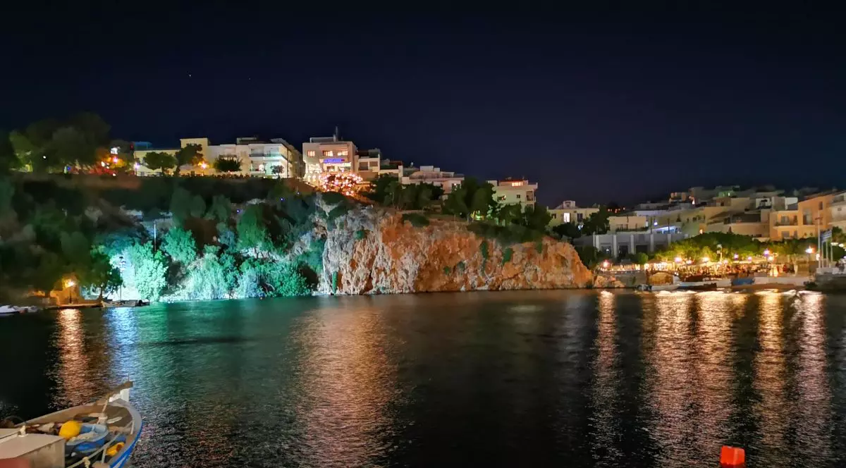 Autoritățile grecești instituie carantina de noapte în orașul Heraklion de pe insula Creta