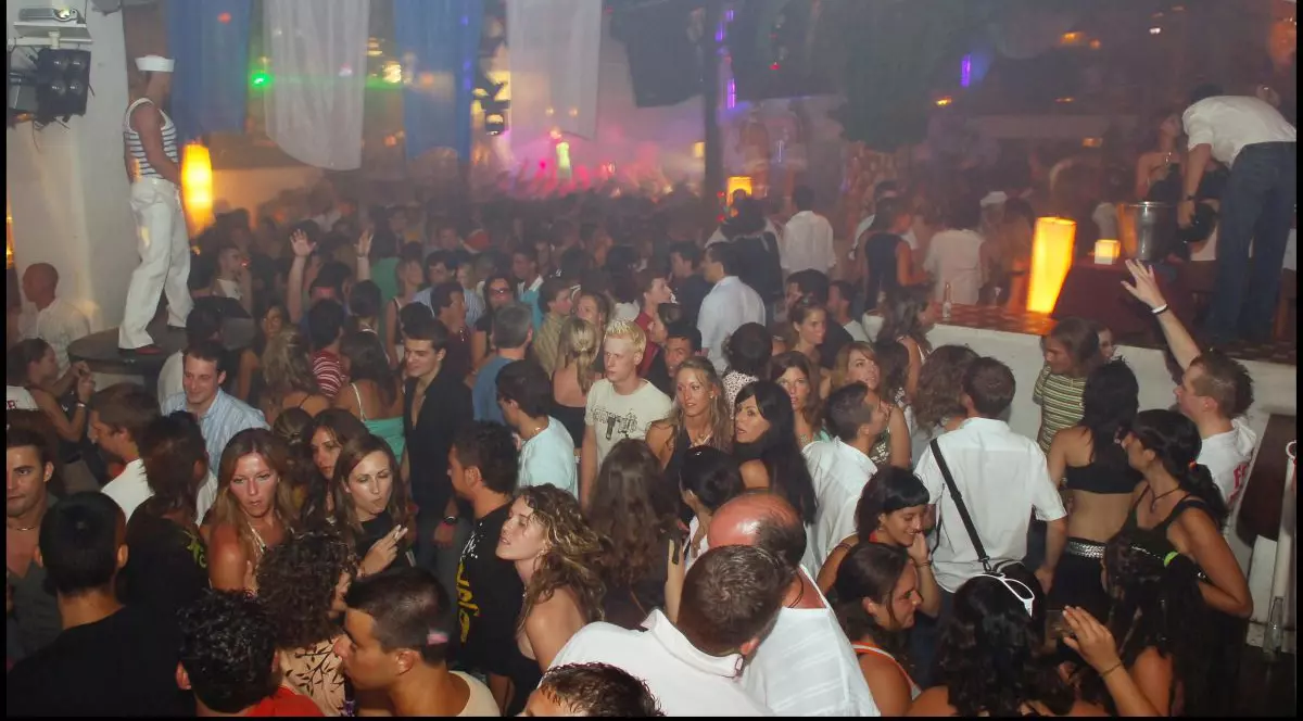 Petrecere într-un club din Ibiza - Imagine de arhivă FOTO: Hepta