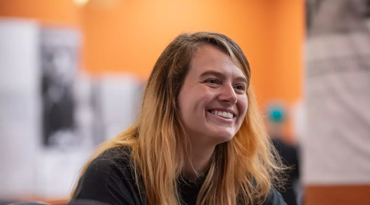 Cum e să fii lesbiană în Olanda, una dintre cele mai progresiste țări din lume. „Eu am văzut la televizor numai filme cu cupluri hetero și tot sunt gay”