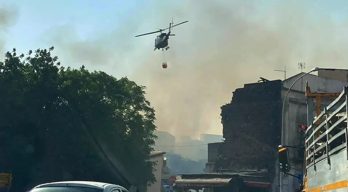 Sudul Italiei, devastat de incendii: 800 de focare numai în weekend. Furtuni violente în nordul țării