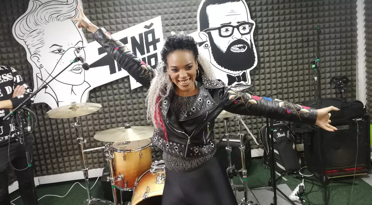 Julie Mayaya s-a despărțit de iubit, deși aveau planuri de nuntă. „Sunt singură și mă simt foarte bine așa”