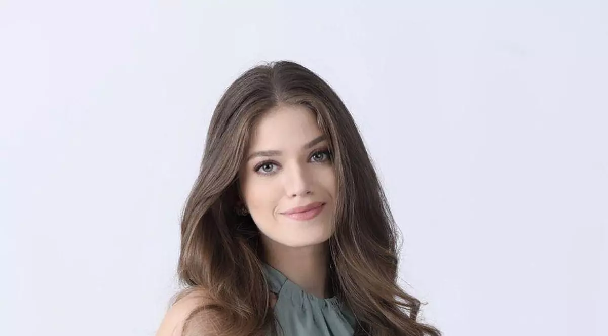 Mara Oprea, protagonista serialului „Adela”, în costum de baie. Unde și-a petrecut vacanța actrița