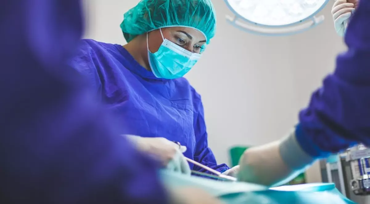 Tot ce trebuie să știi despre bonetele și capelinele medicale