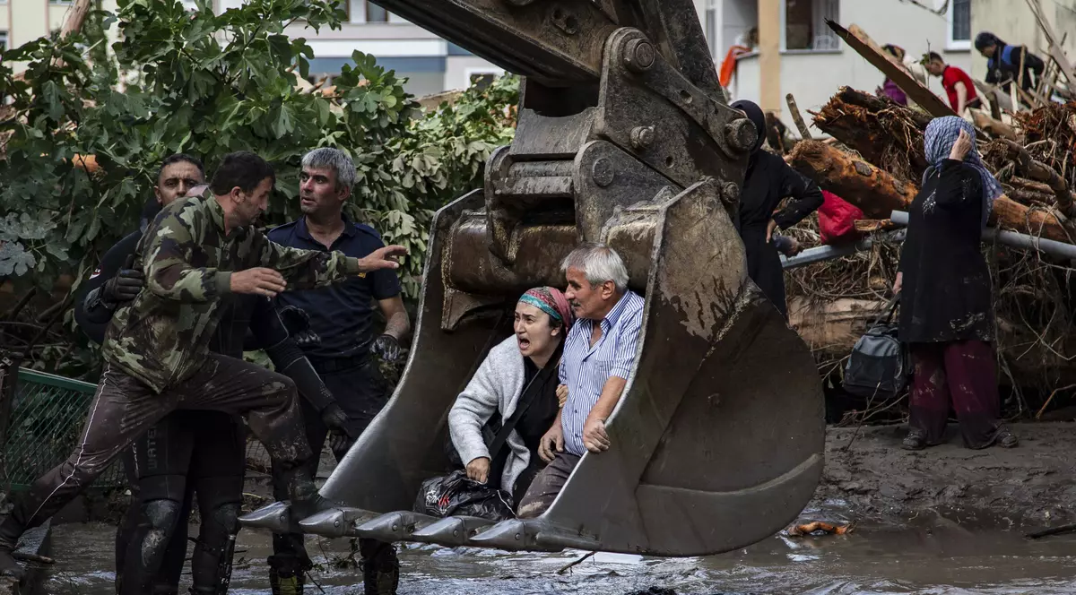 Turcia, devastată de inundații. Cel puțin 44 de oameni au murit, câteva zeci sunt dați dispăruți