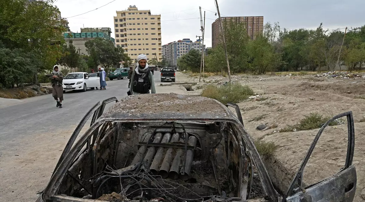 Mașină transformată în lansator de rachete. De unde au fost trase proiectilele către aeroportul din Kabul