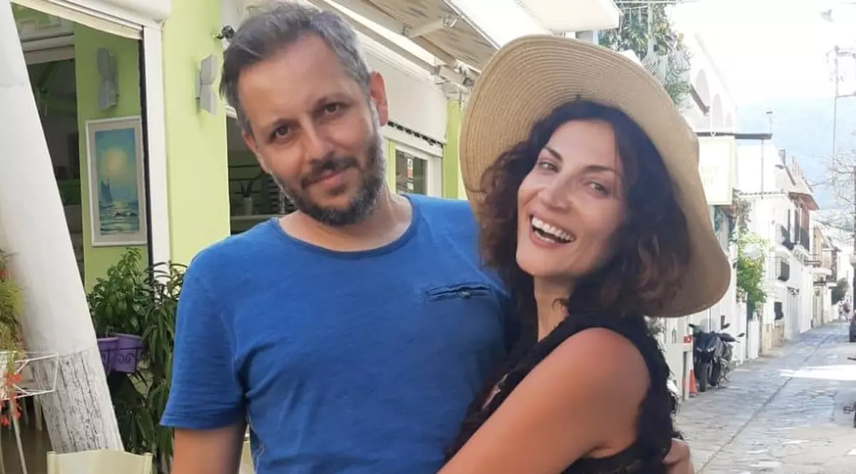 Ioana Ginghină, vacanţă în familie, în Spania şi în Grecia, înaintea revenirii pe platoul de filmare de la „Adela”