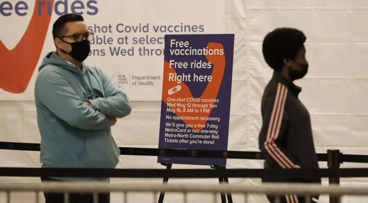 OMS: Datele actuale ştiinţifice nu indică necesitatea unei a treia doze de vaccin anti-COVID