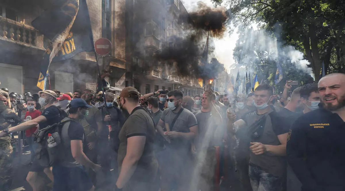 Violenţe în Ucraina. Biroul preşedintelui Zelenski, luat cu asalt de protestatari