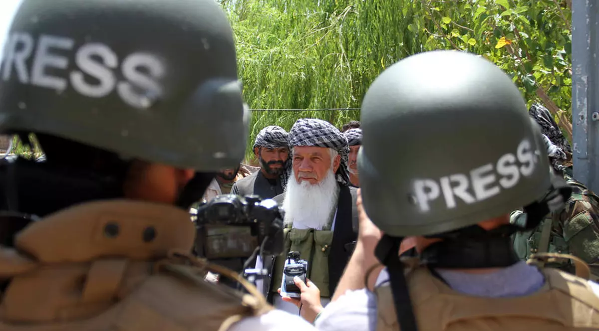 Talibanii au ucis directorul unui post de radio din Afganistan și au răpit un alt jurnalist