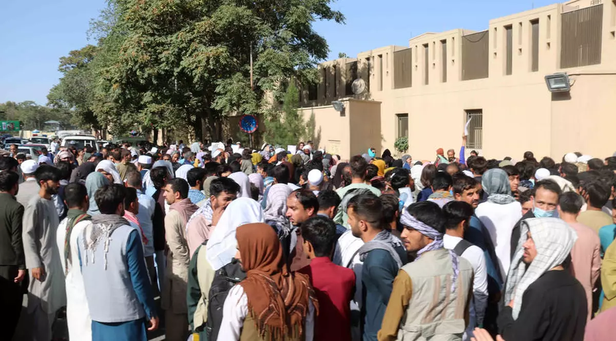 Risc de atac terorist la aeroportul din Kabul. SUA, Marea Britanie și Australia și-au sfătuit cetățenii să evite zona