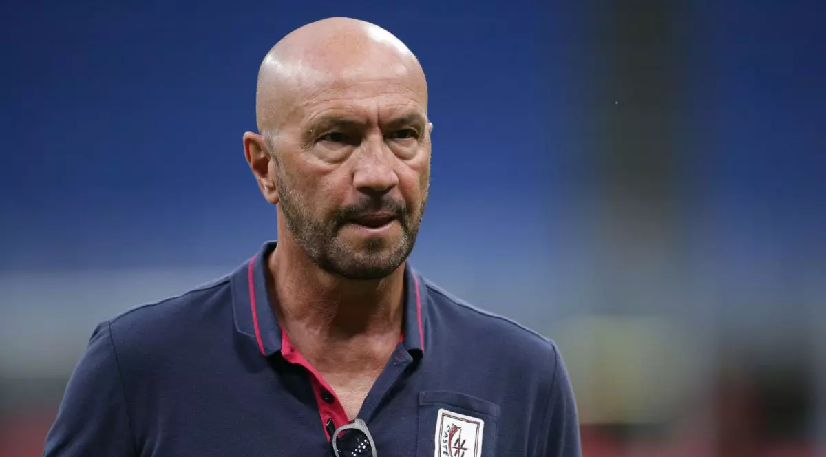 Antrenorul italian Walter Zenga va primi patru doze de vaccin anti-COVID. Care e explicația
