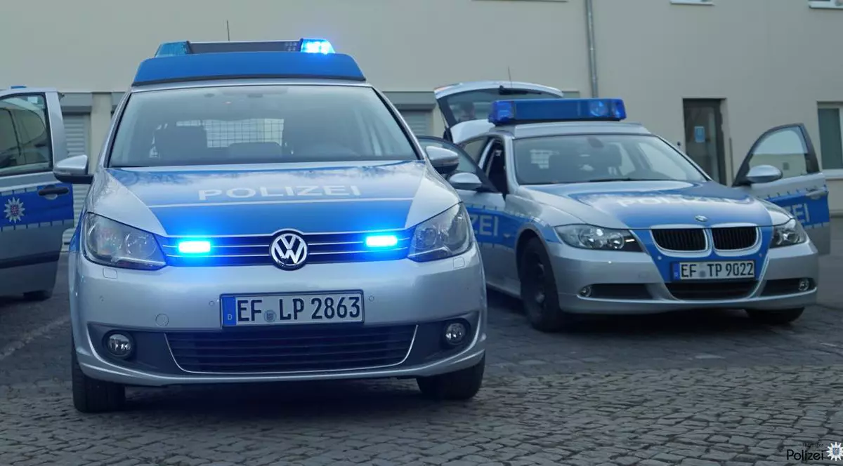 Un hoț de catalizatoare a murit, după ce mașina pe care „o opera” a căzut peste el, în Germania