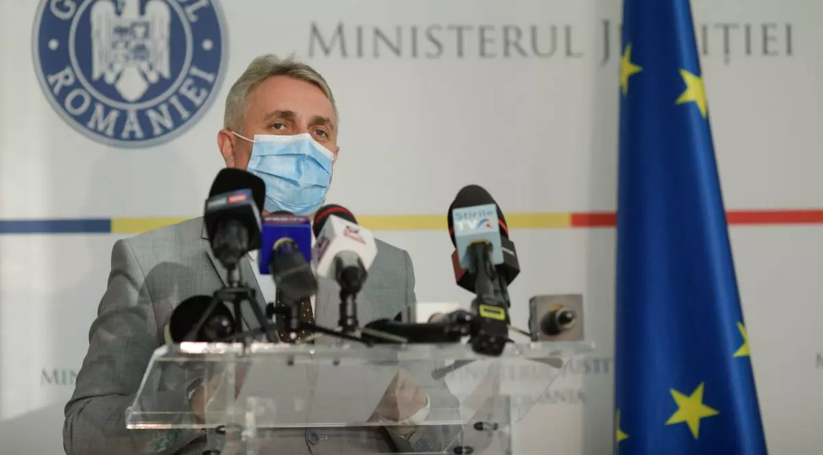 Cum vor fi identificați și sancționați cei care nu completează formularul digital la intrarea în România. Explicațiile lui Bode