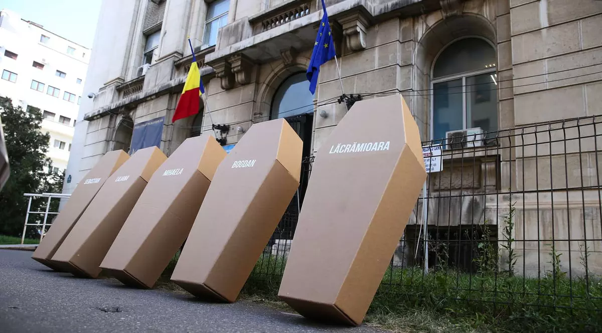 Protest în fața Ministerului Sănătății