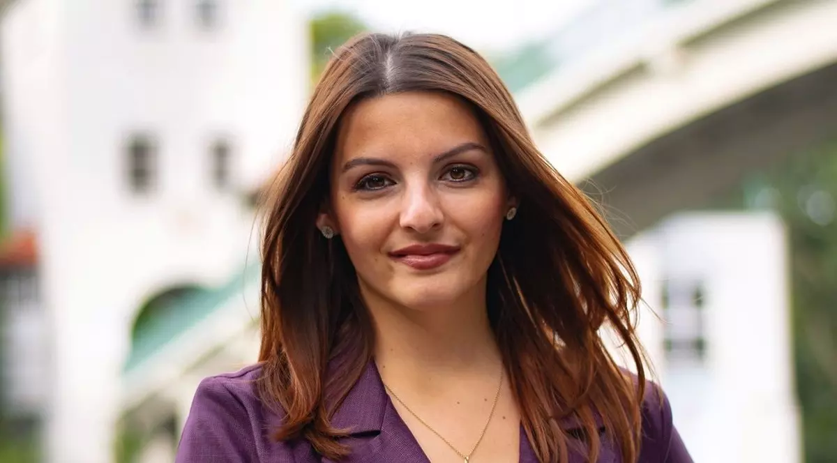 O româncă de 27 de ani candidează pentru Parlamentul german. Ce a convins-o să intre în politică