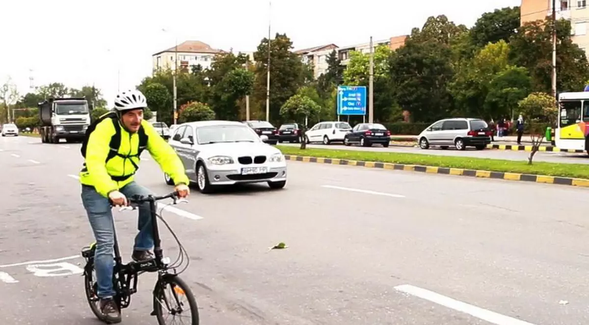 Concurs inedit la Oradea, între mașină, autobuz, tramvai și bicicletă. Cine a parcurs cel mai repede distanța