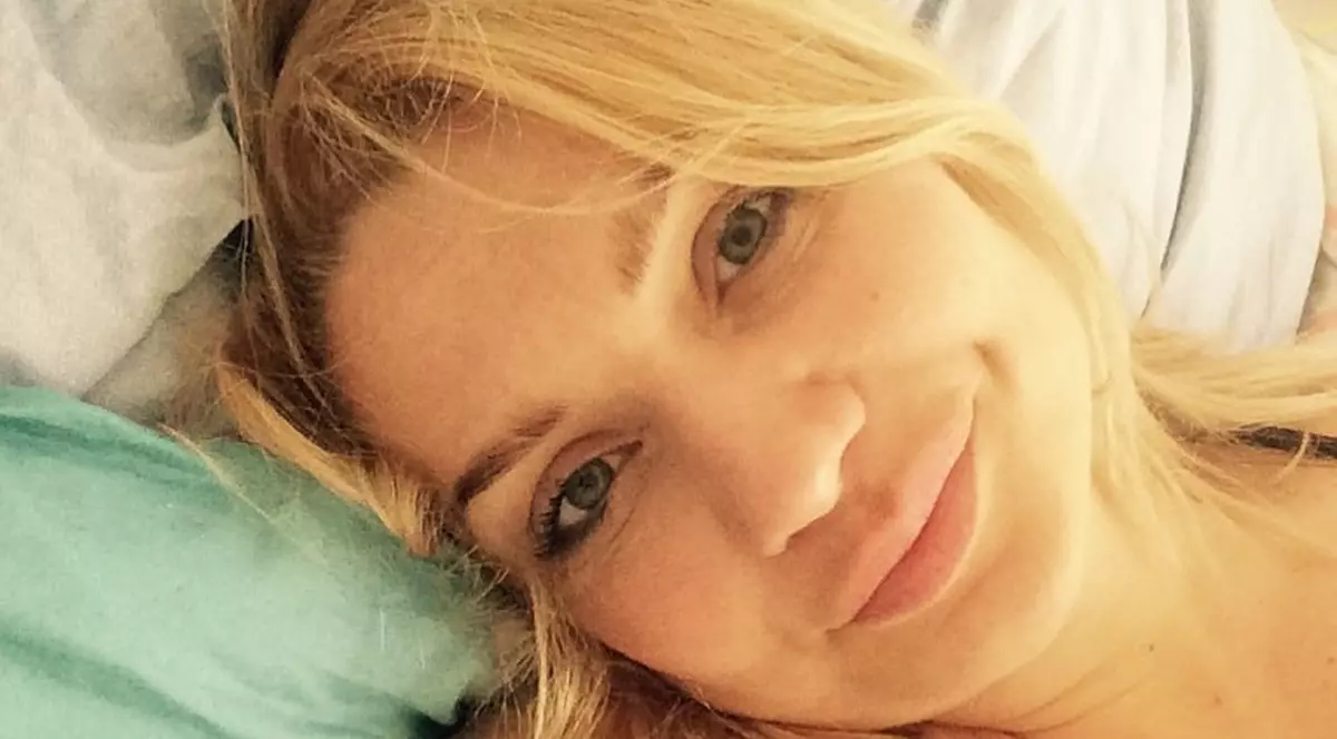 Ipostaza în care s-a pozat Cristina Cioran. Și fiica ei de doar două luni apare în fotografie