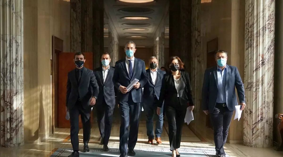 Vicepremierul Dan Barna şi cei cinci miniştri USR-PLUS și-au depus demisiile la Guvern