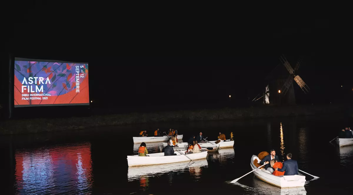 Canotorii români medaliați la JO de la Tokyo au vâslit pentru a vedea un documentar, la Astra Film Festival