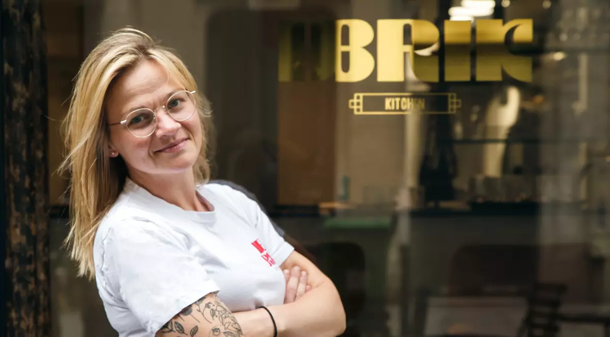 Viața la Paris a unei românce care le pune francezilor pe masă ciulama și sarmale. „Aici, statul a fost extrem de generos în pandemie”