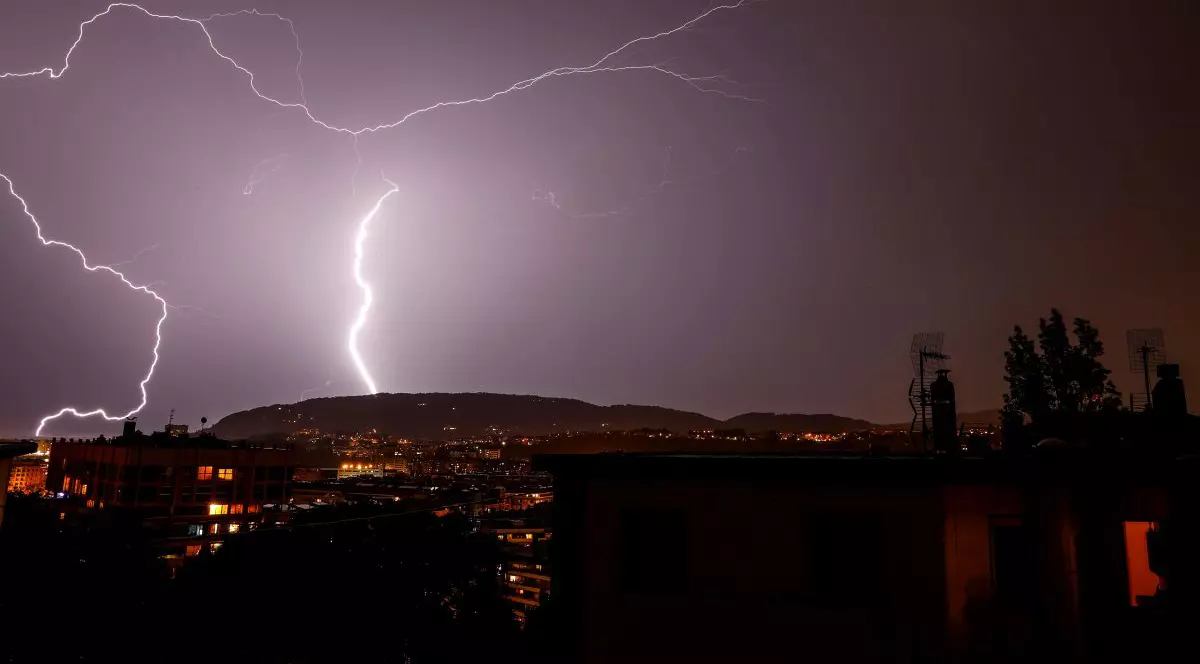 Atenționare de călătorie pentru Spania. Cod galben de ploi și furtuni în mai multe regiuni ale țării