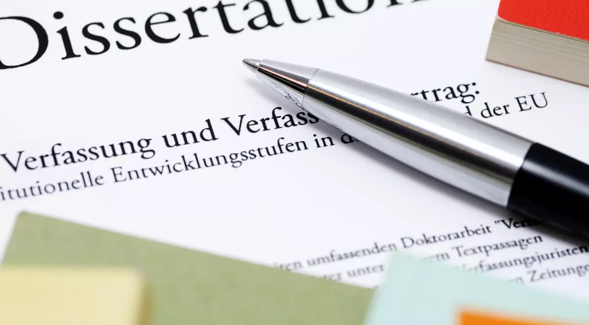 Principalii trei candidați la funcția de cancelar al Germaniei, acuzați de plagiat