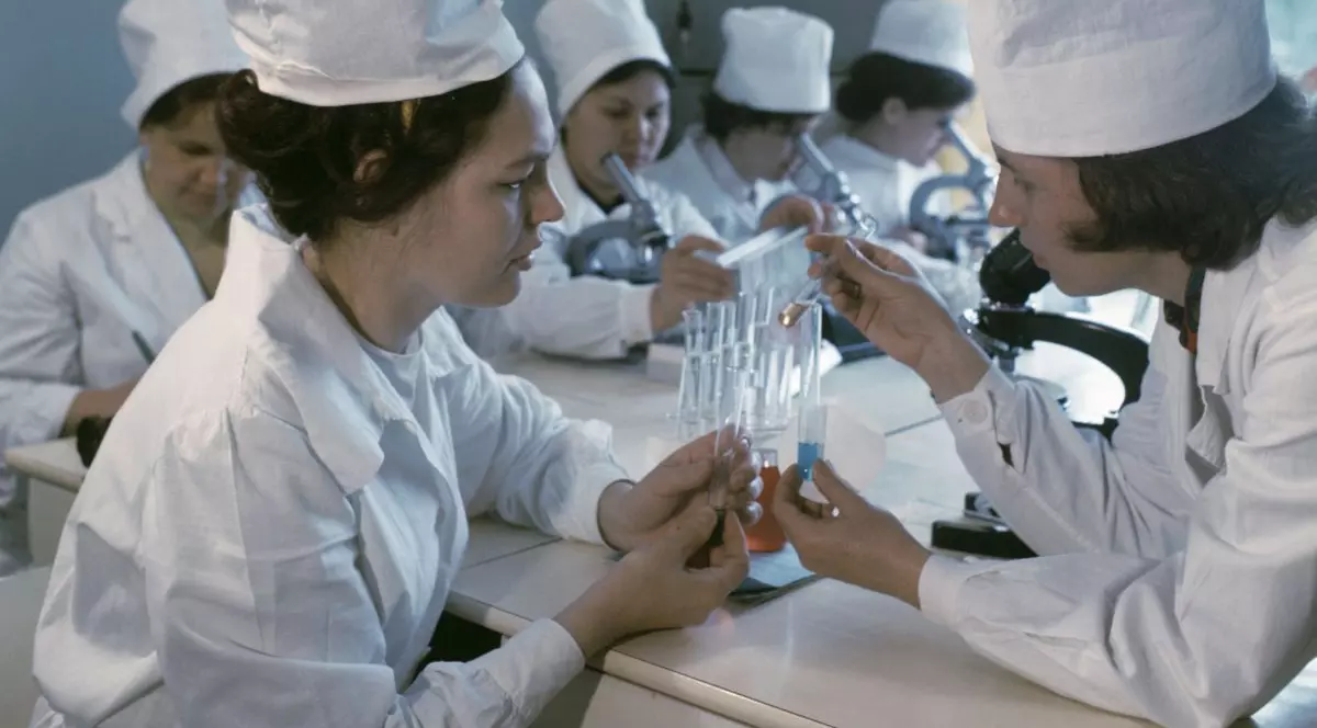 Testul de sânge care poate depista timpuriu peste 50 de tipuri de cancer, lansat în studiu clinic în Marea Britanie