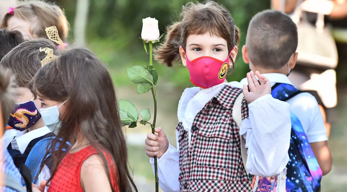 Cum încep copiii școala și ce se întâmplă când rata de infectare depășește 6 la mie. Detalii și despre festivitățile „Primul clopoțel”
