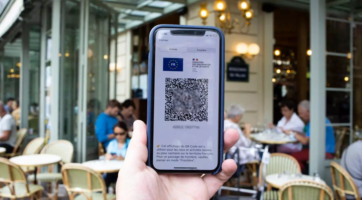 Certificatul verde la nunți, spectacole și în restaurante, aprobat de Guvern. Va fi obligatoriu după ce rata de infectare trece de 3