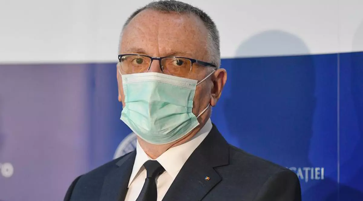 Ce se întâmplă cu școlile în care profesorii nu vor să se vaccineze și nu se atinge pragul de 60%? Explicațiile lui Sorin Cîmpeanu