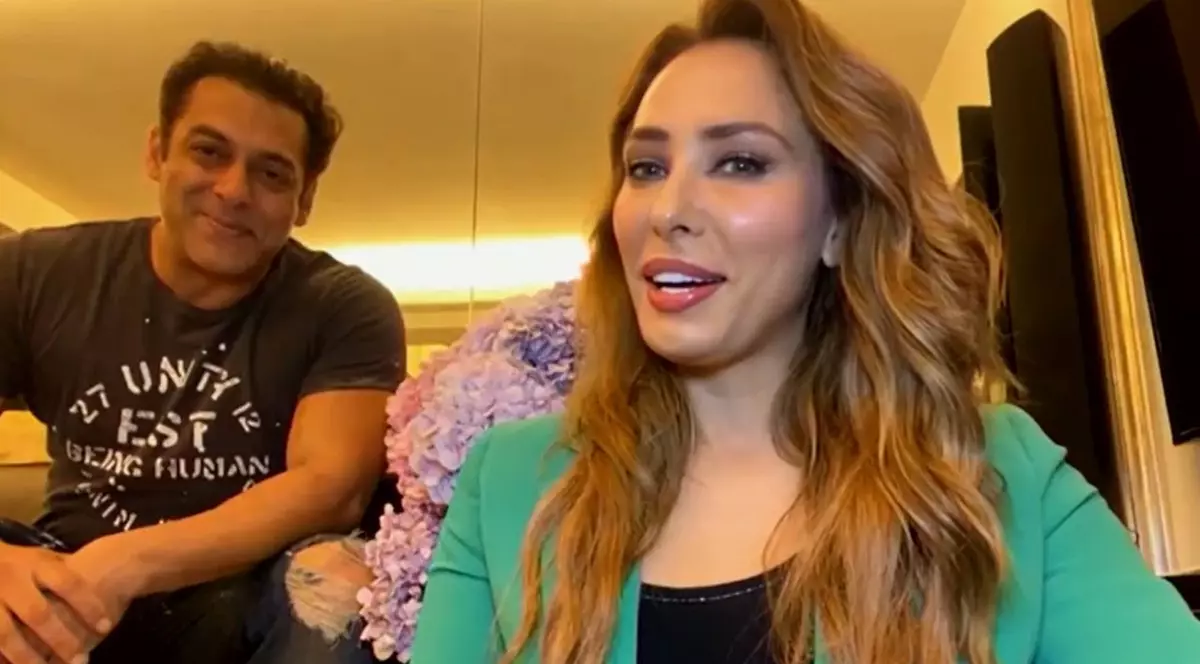 Iulia Vântur și Salman Khan