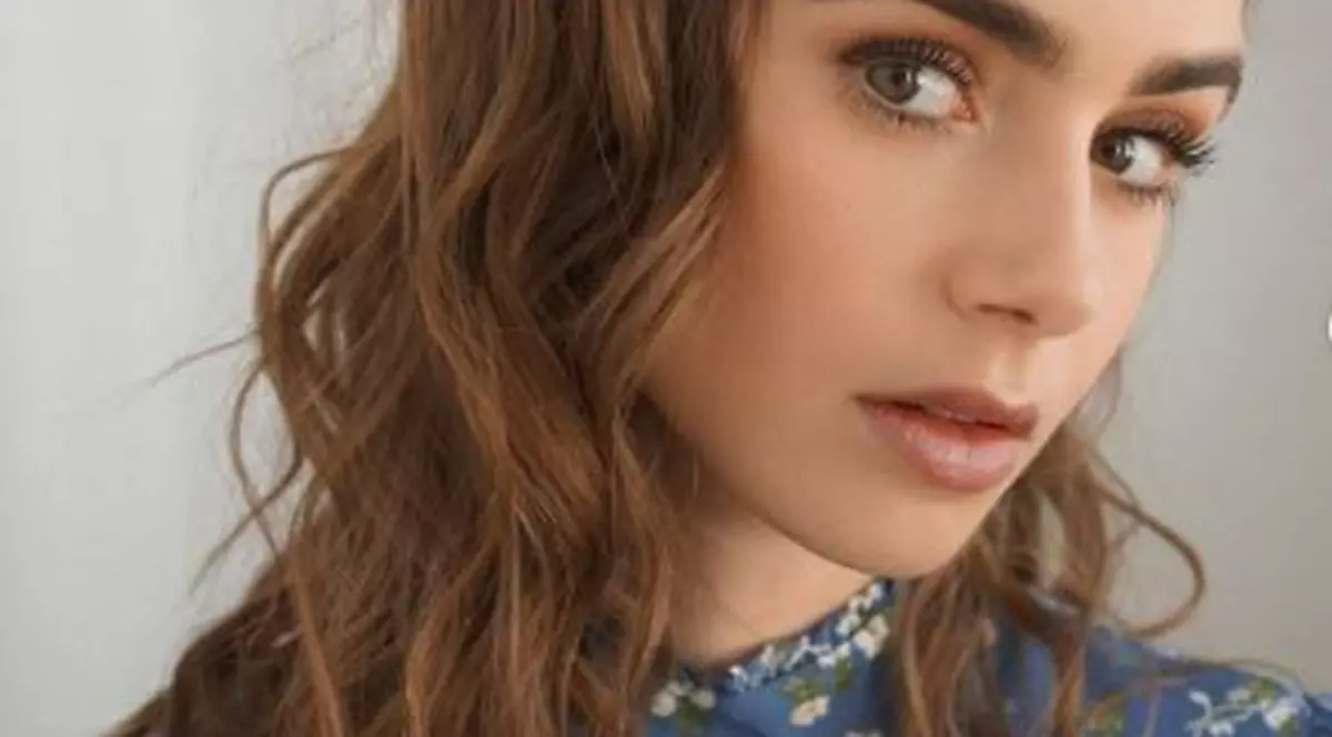 Lily Collins, vedeta serialului „Emily in Paris”, s-a căsătorit. Primele imagini de la nuntă