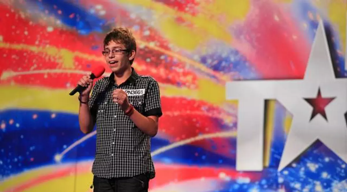 Narcis Ianău, finalistul primului sezon „Românii au talent”, pe scena de la „X Factor”. „Suntem mândri de tine”