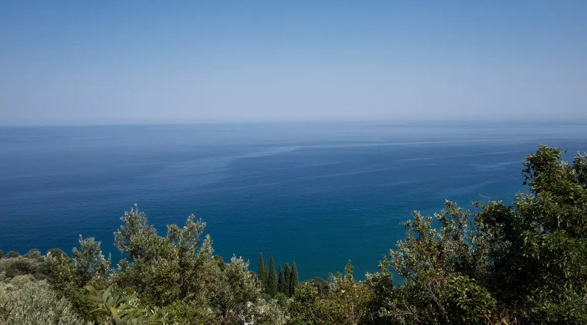 Pescar din Grecia arestat după ce a prins în plasă un bărbat mort și l-a aruncat înapoi în mare