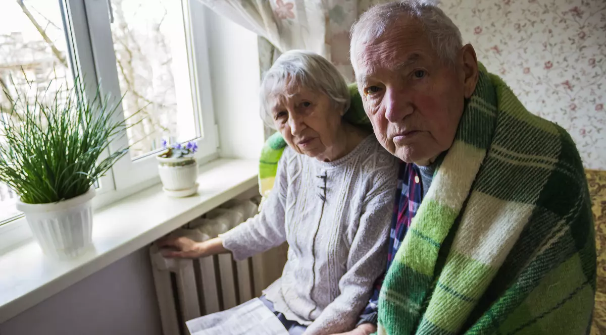 Factura la gaz și lumină, o povară pentru 45% din familii. Cum au ajuns românii să sufere de sărăcie energetică