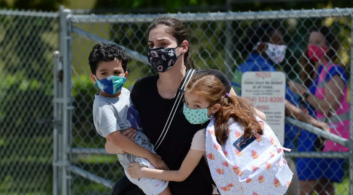 Părinţii condamnaţi pentru violenţă de gen în Spania, privați de dreptul de a-și vizita copiii. Ce prevede reforma