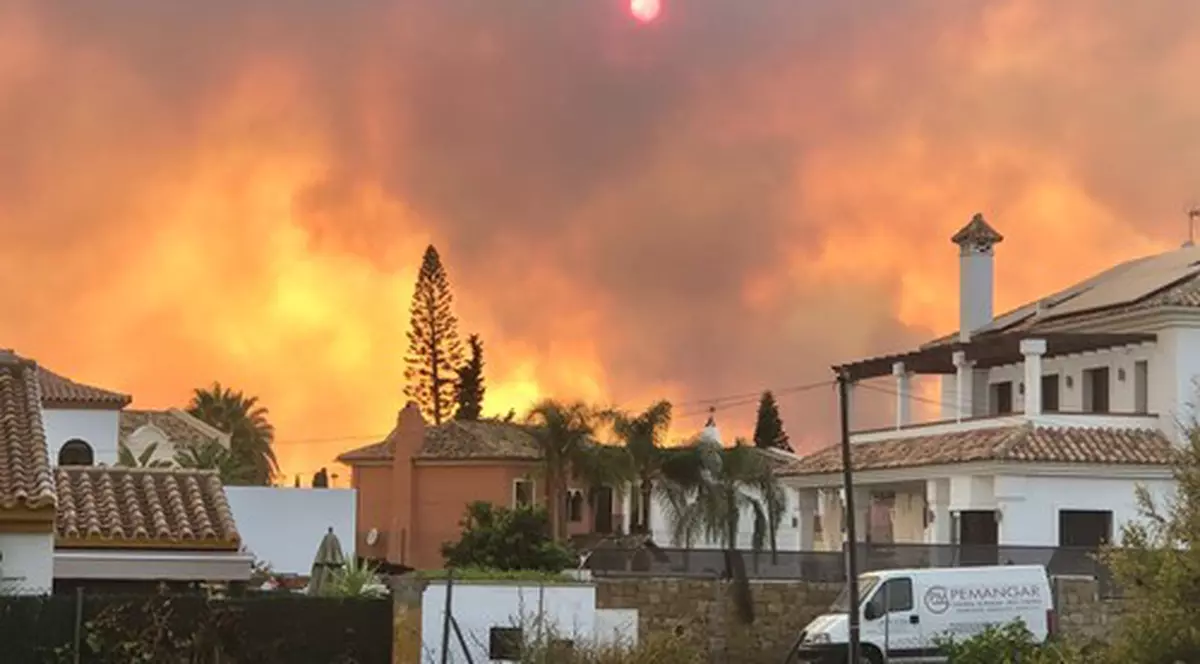 Aproape 1.000 de persoane, evacuate din cauza incendiilor din sudul Spaniei